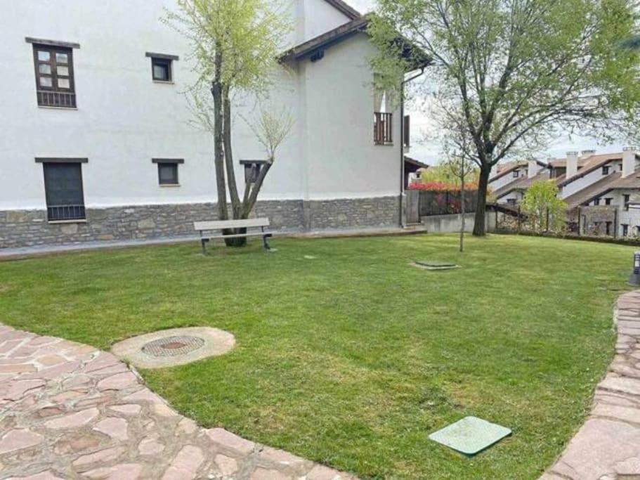 Un Encanto De Duplex Apartment