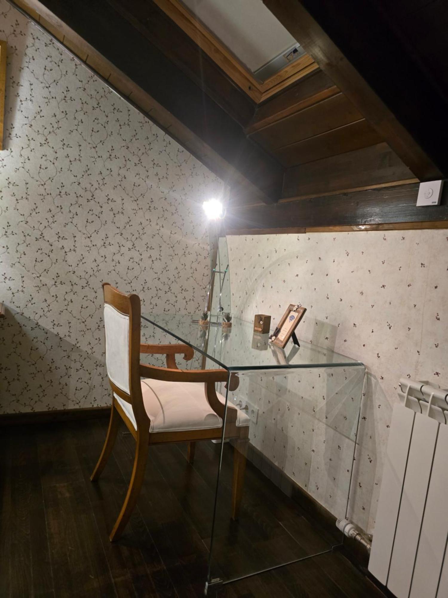 Un Encanto De Duplex Apartment